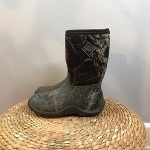 Muck boots